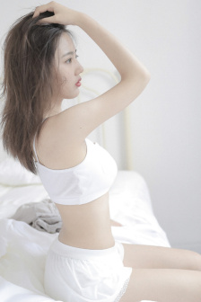 女生内裤有白色黏黏的是什么